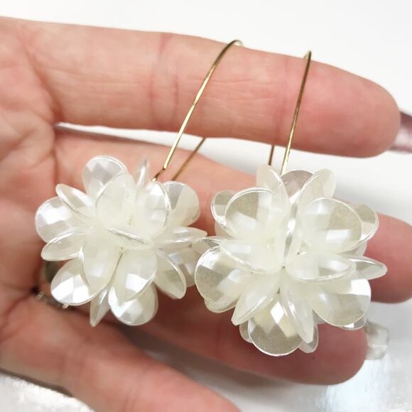 Elegant Cluster Earrings Jewelry Gift For Women White Flower Ball Drop Cluster - Picture 5 of 10